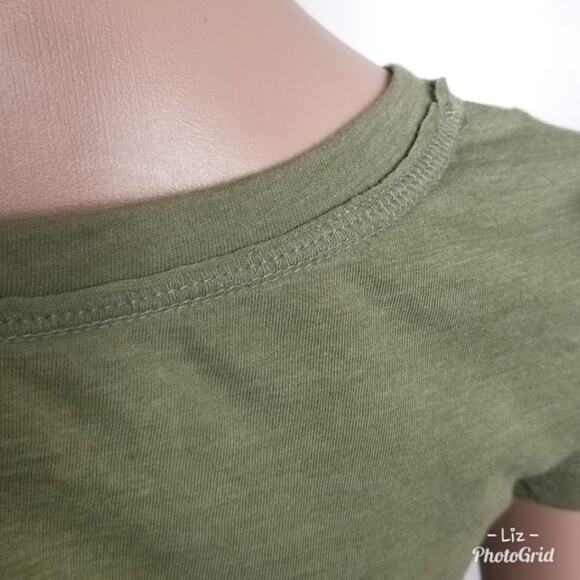 Decree | Olive Lace Pocket Tee - Picture 4 of 5